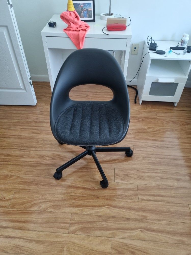 IKEA Swivel Desk Chair Eldberget
