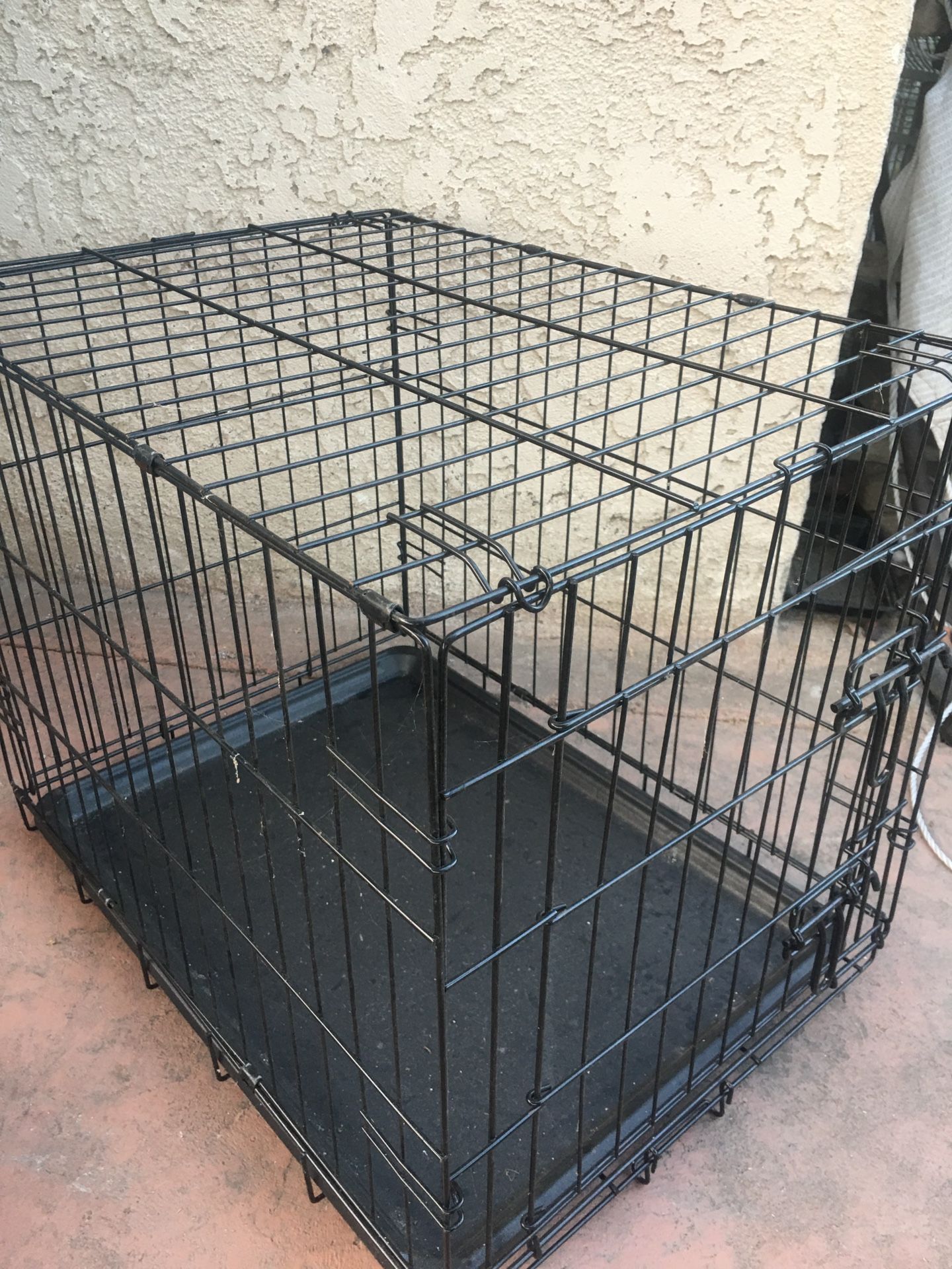 Large Animal Kennel $40