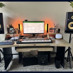 Studio Table