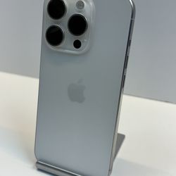 Apple iPhone 15 PRO 128gb. ( Fully Unlocked )