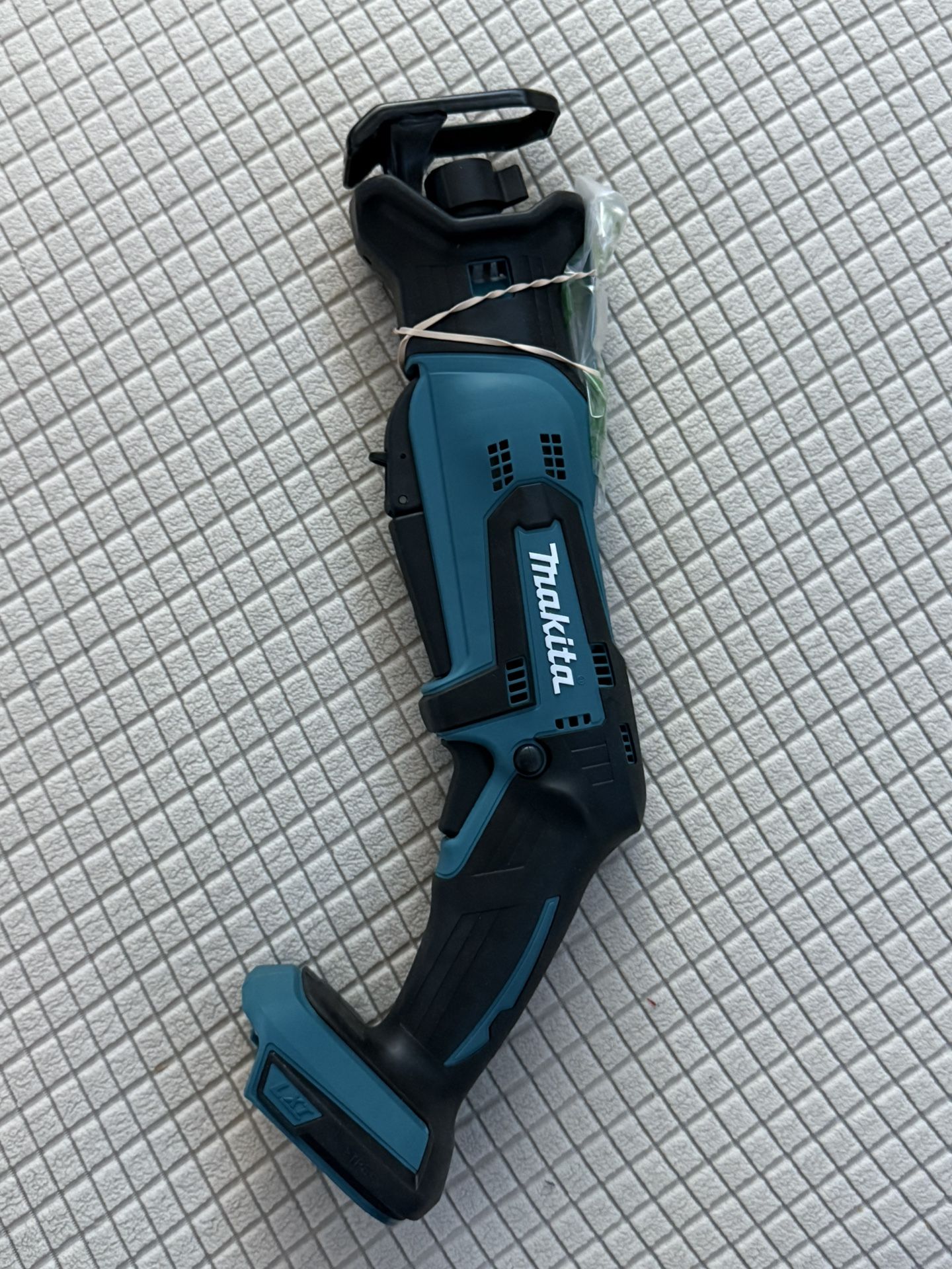 makita Sawzall ,Makita 18V LXT Lithium-Ion Cordless Variable Speed Lightweight Compact Reciprocating Saw with Built-in LED (Tool-Only)