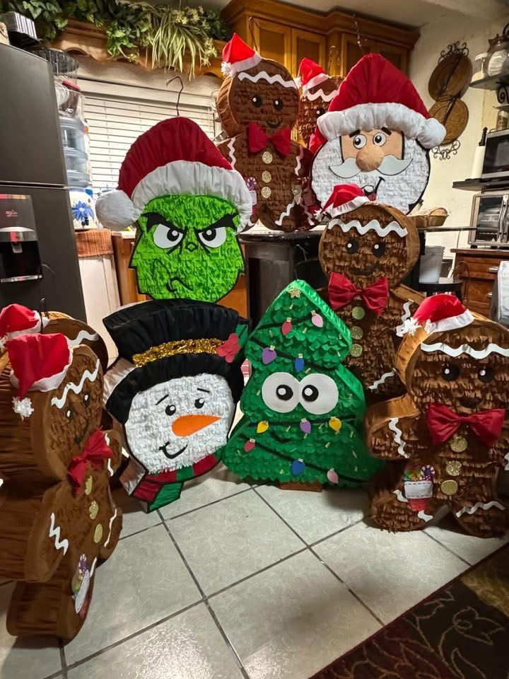 Piñatas For Christmas 