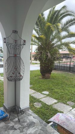 Wire lady figure *free