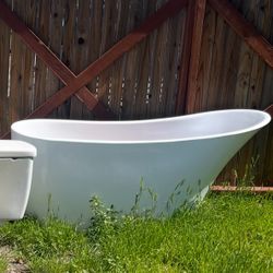Old World Bath Tub