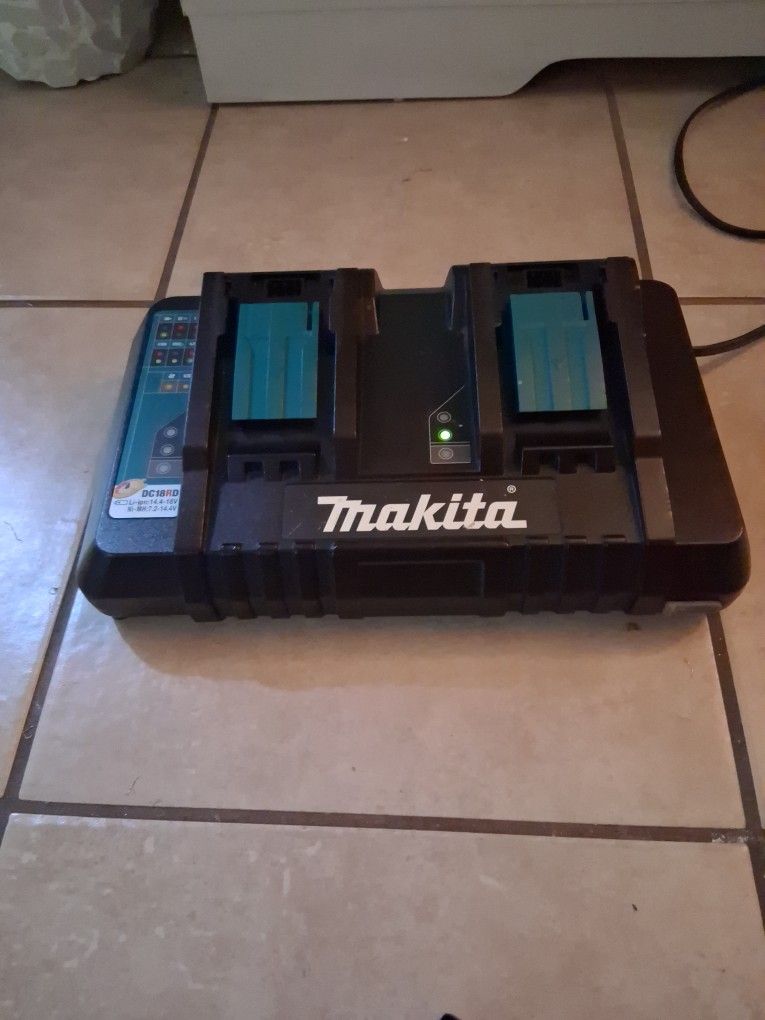 18v Makita 1/4" Impact Driver Kit