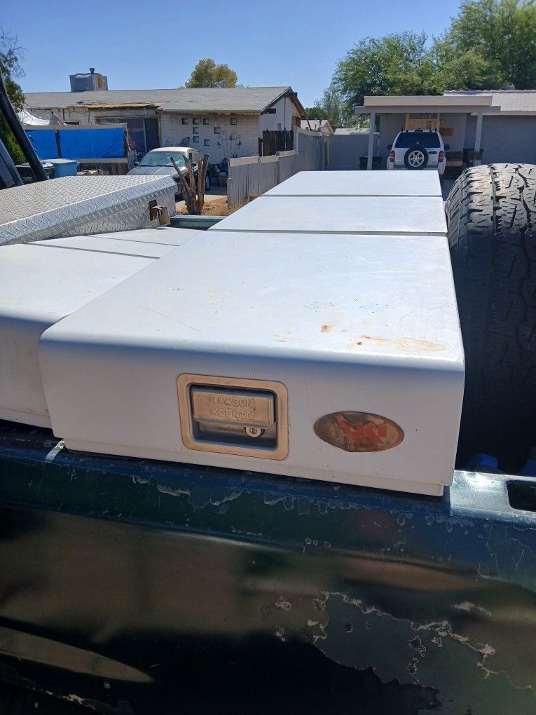 White Tool Box For A Regular Size Truck