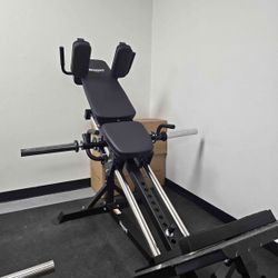 .Compact-Leg-Press-Hack-Squat