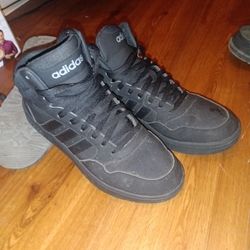 Size 9 Black Adidas 