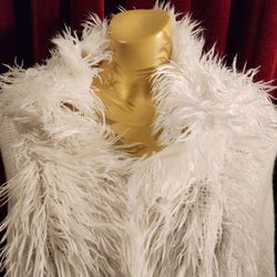 I poncho  Style White ,lgwith Fringe