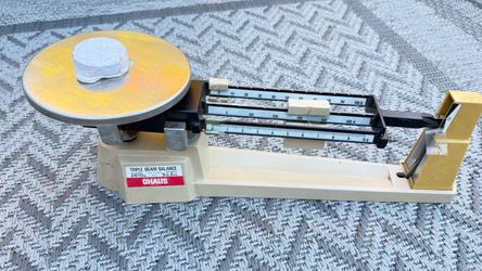 Ohaus Triple Beam Balance Scale 2610g 5 lb 2 oz 700 Series Vintage