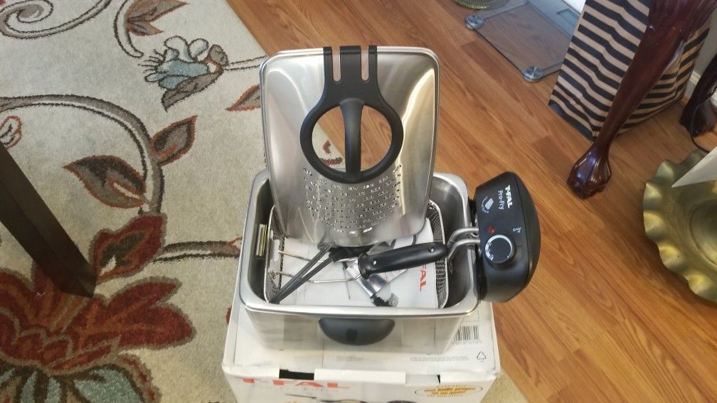 Crock Pot and Deep Fryer