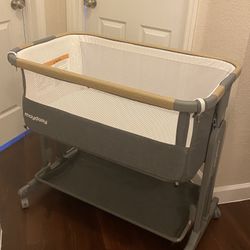 Maydolly Baby Bassinet - Like New