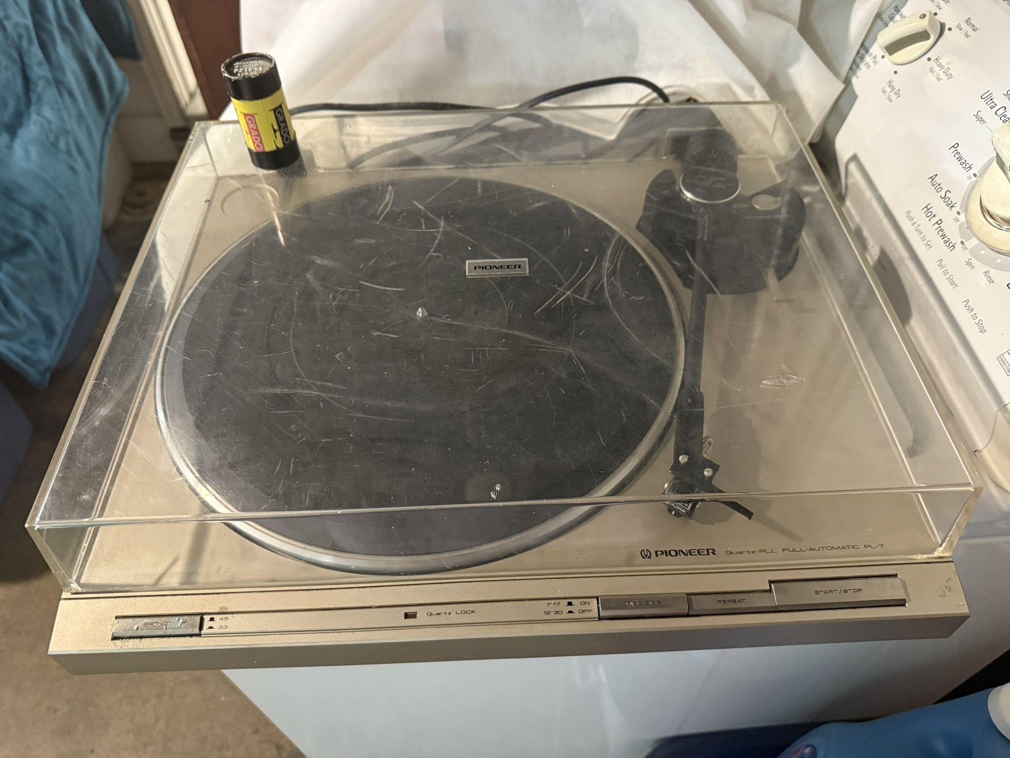 Pioneer PL-7 Quartz Stereo Turntable Record Player