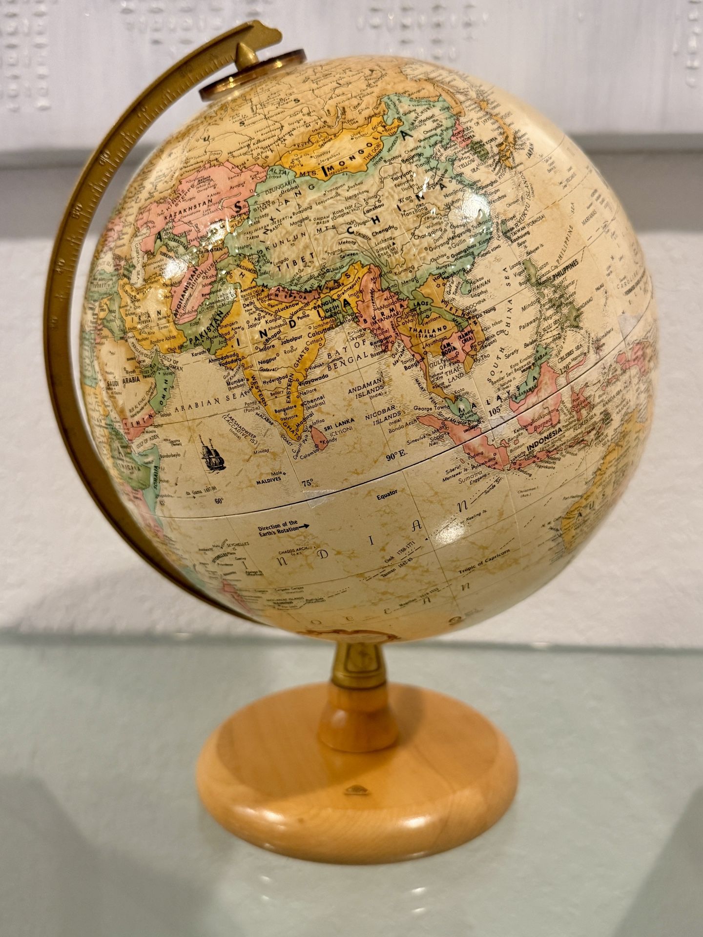 REPLOGLE GLOBE ~ World Classic Series ~ Made In USA ~ Wood Base ~ 9” Diameter