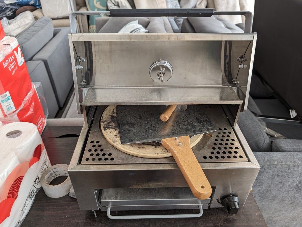 Capt N Cook Pizza Oven