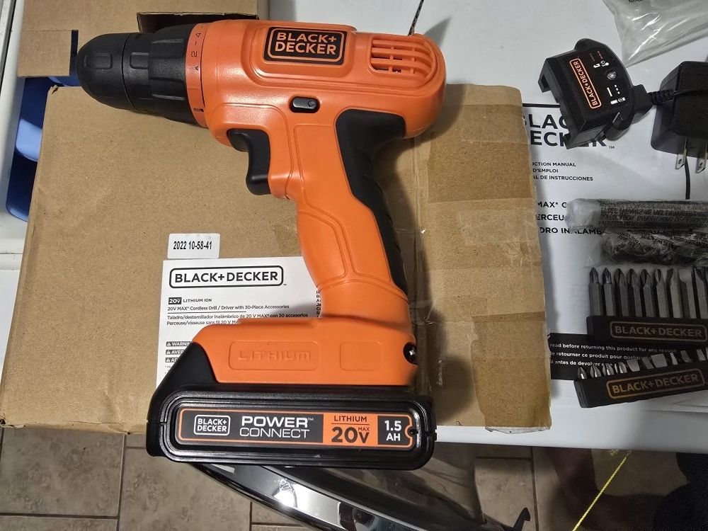 Black and Decker 3/8 chuck brush motor 20V 1.5Ah cordless drill (Check the description)