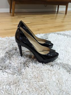 Super Cute 4 Inch Michael Kors Heels- Size 8