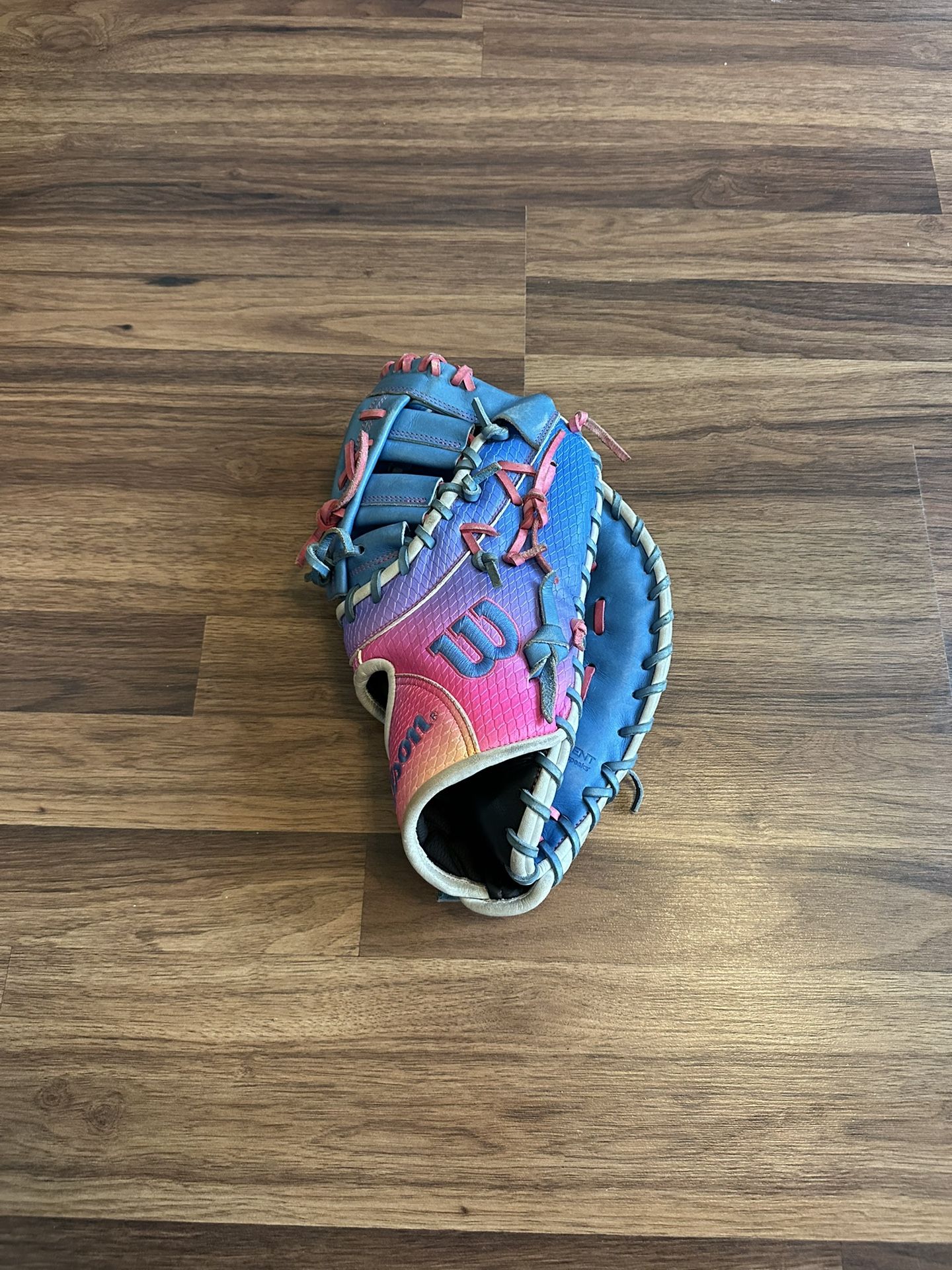 Wilson 2025 “Love The Moment” A2000 12” First Base Baseball Mitt