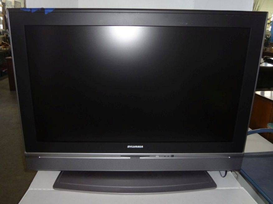 Sylvania 37" LCD HDTV with Built-In DVD Player- 3-Line Comb Filter/Virtual Surround Sound w/ Remote