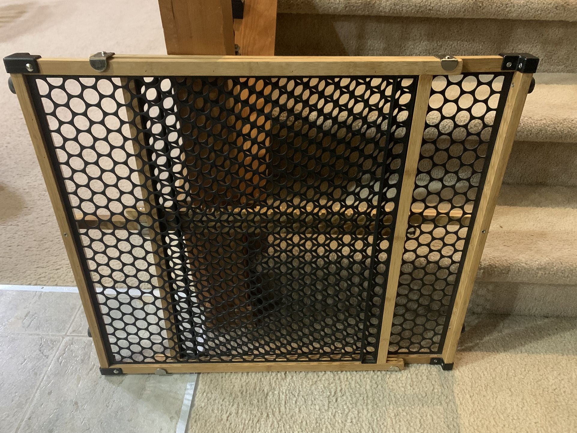 Safety Gate Adjustable (No Screws Or Nail Required)