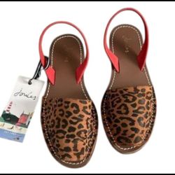 New In Box JOULES sandals Size 5