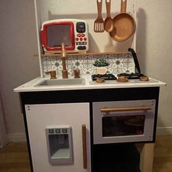 Kids Play Kitchen