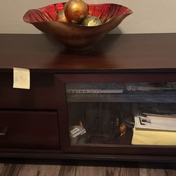 Tv stand , coffee table , various wallart