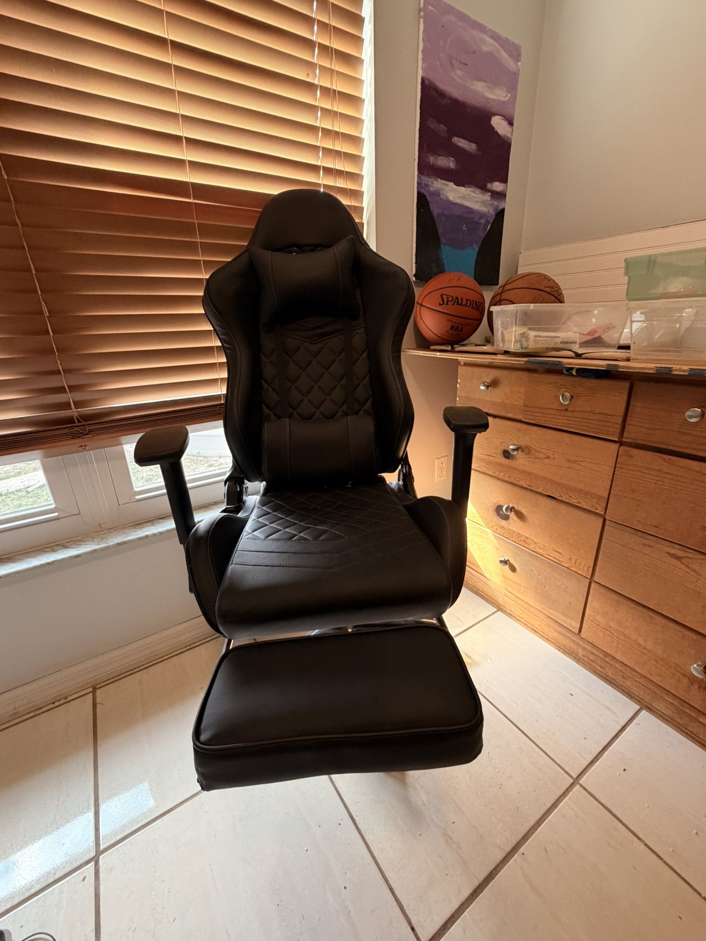 Blue Whale Gaming Chair- HD Rated Like New