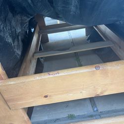 Free Wood Bunk bed 