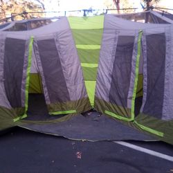 Ozark Trail
Ozark Trail 23' x 11'6" Instant Double Villa Cabin Tent, Sleeps 8, Green