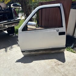 89 - 96 GMC Or Chevy Obs Door With Glass And Handle