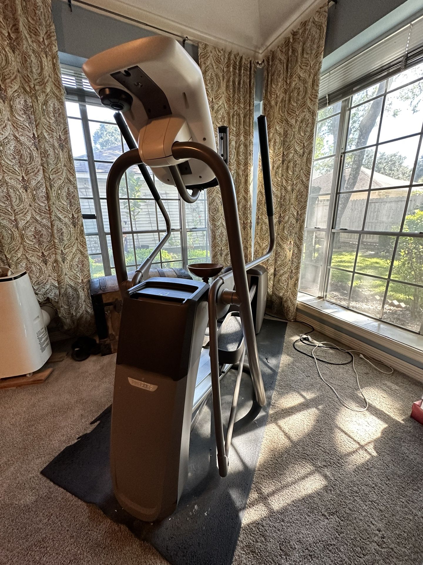 Precor 5.33 EFX Elliptical - Very Lightly Used - OBO