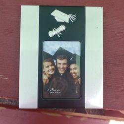Graduation pictures frame