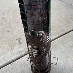 Brand new bird feeder