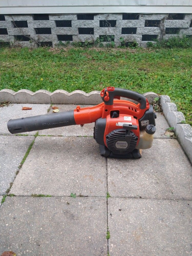 Husqvarna X Series 125BV Gas Powered Blower for Sale in Largo, FL - OfferUp