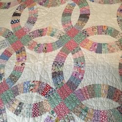 Twin Sized Vintage Hand Sewn Double Wedding Ring Quilts circa 1930’s. 