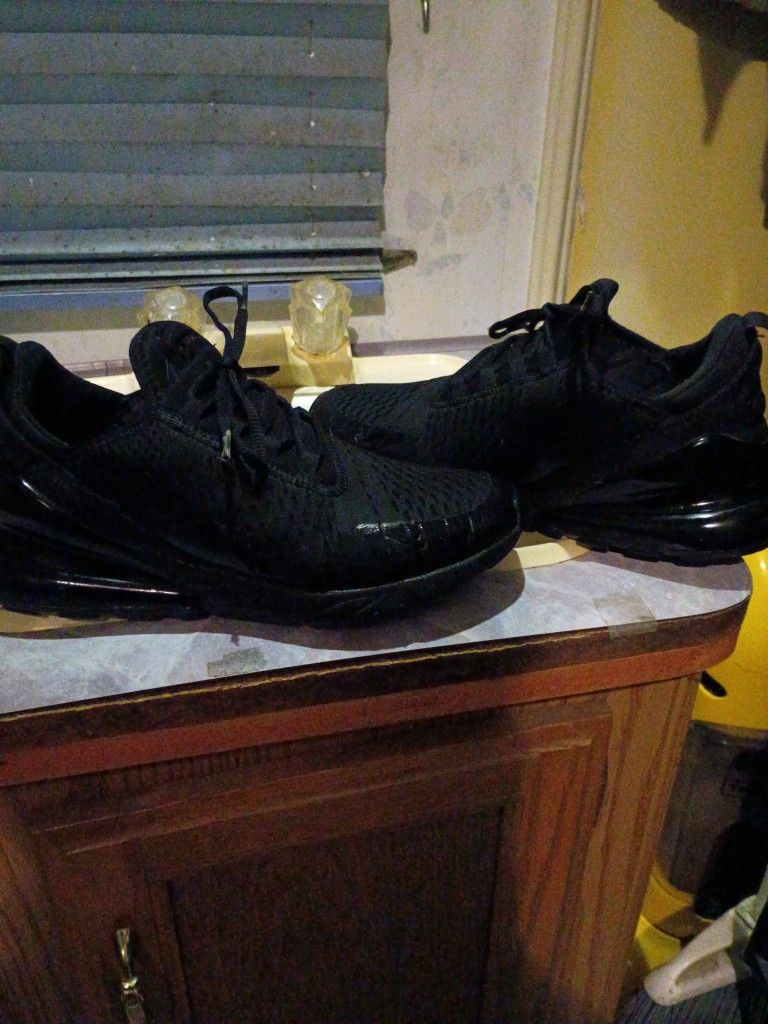 Size 7 Women's Nike Air270