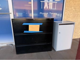 4 Drawer Filing Cabinet & Shred Box FREE