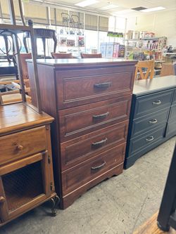 4 Drawer Dresser, Chest of Drawers