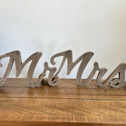 mr & mrs sign