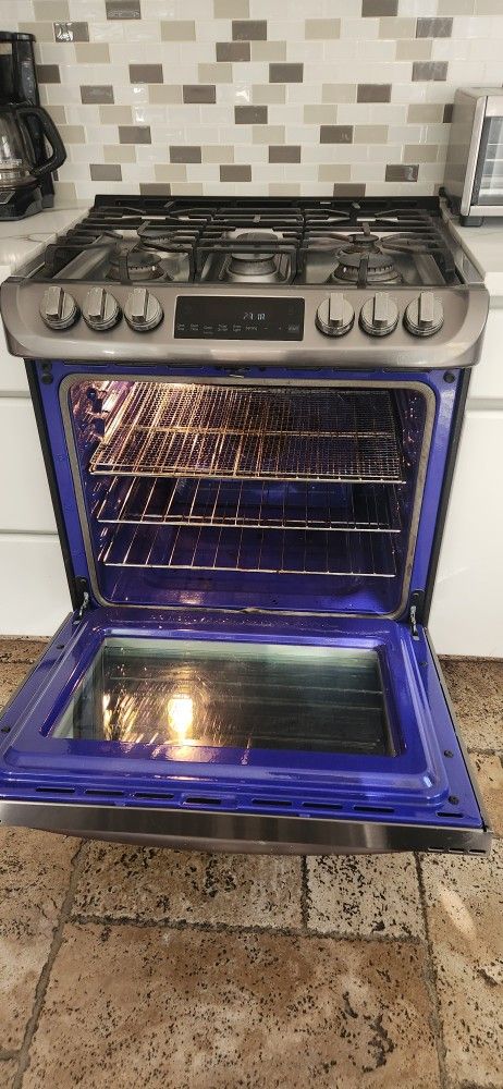 LG 30 in. 6.3 cu. ft. Oven 5 Burner Gas Range