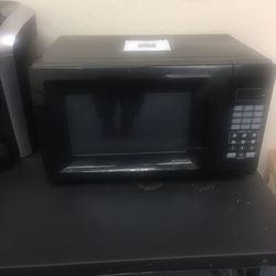 Mainstays 0.7 Cu Ft Microwave Oven Black