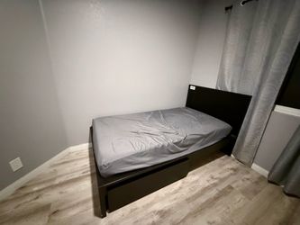 Twin size bed