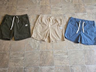 Shores Size L $20 x los 3