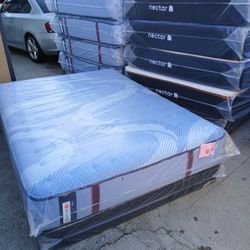 Sealy Mattress On Sale.      Queen Posturepedic Pro Firm 14" Mattress 