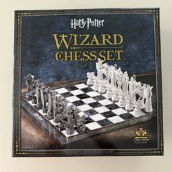 The Noble Collection Harry Potter Wizard Chess Set