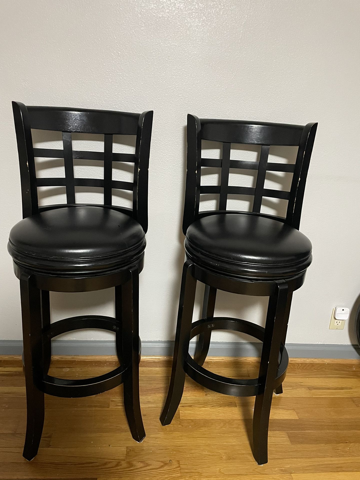 Bar Stool Swivel 360 Degree Move