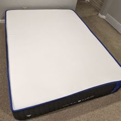 Nectar Hybrid Mattress, Queen, Like New, Perfect Condition