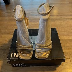 Gold Heels Size 9