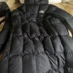 Almost New Size XS North Face Coat Women 